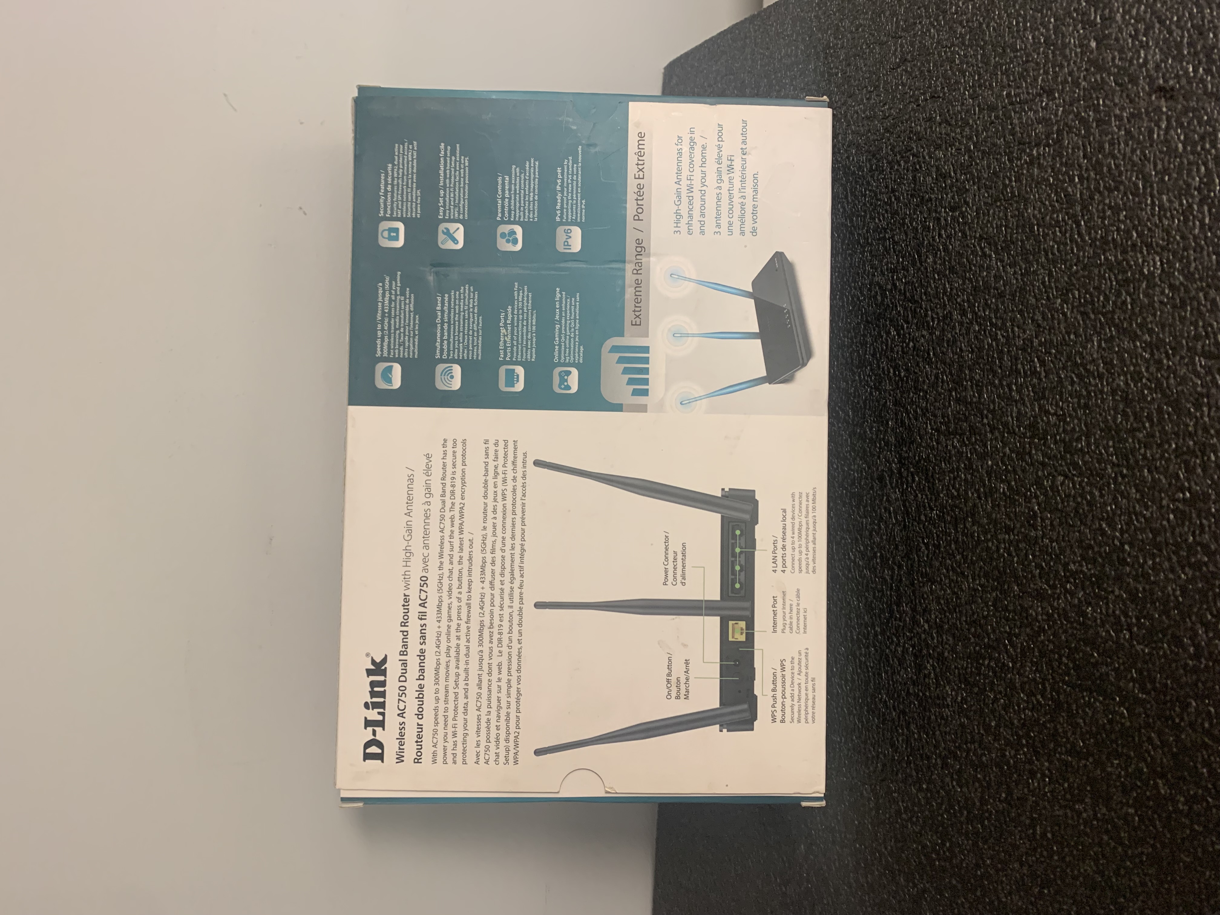 D-Link Dir-819 Dual Band 750 Router w/ triple Antenna 