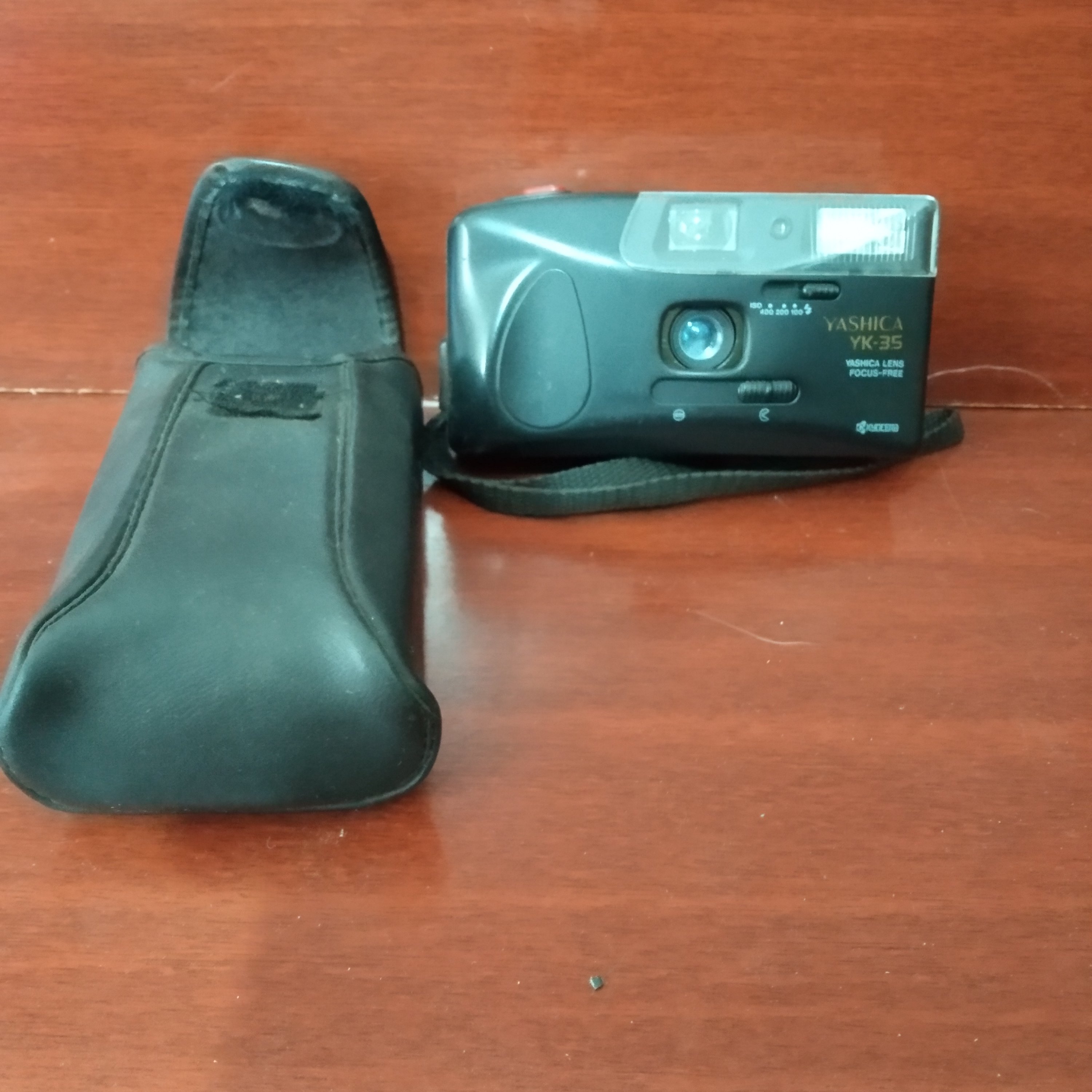 Câmera Fotográfica Analógica Antiga Yashica Yk-35