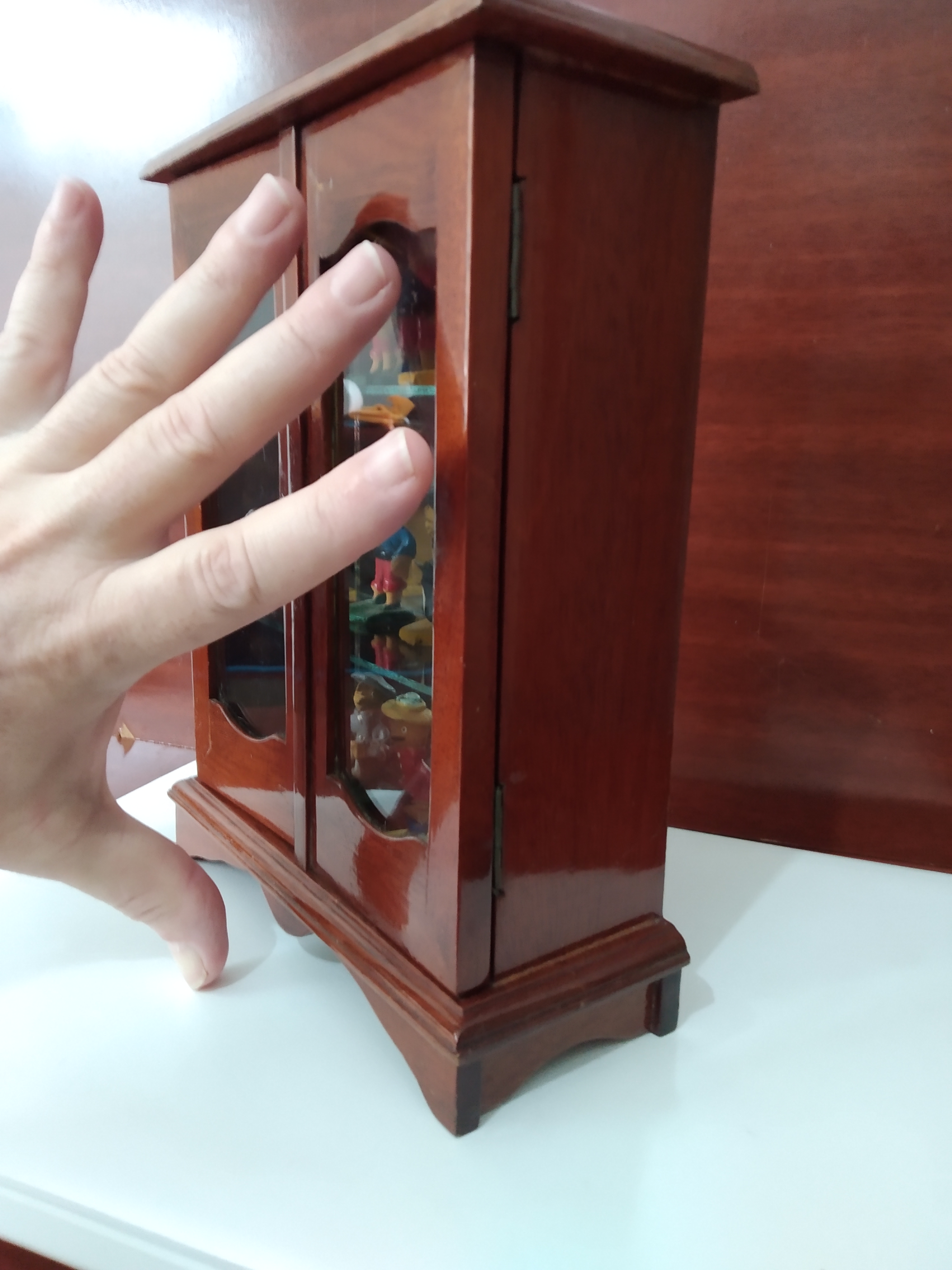 Mini Cristaleira de madeira 