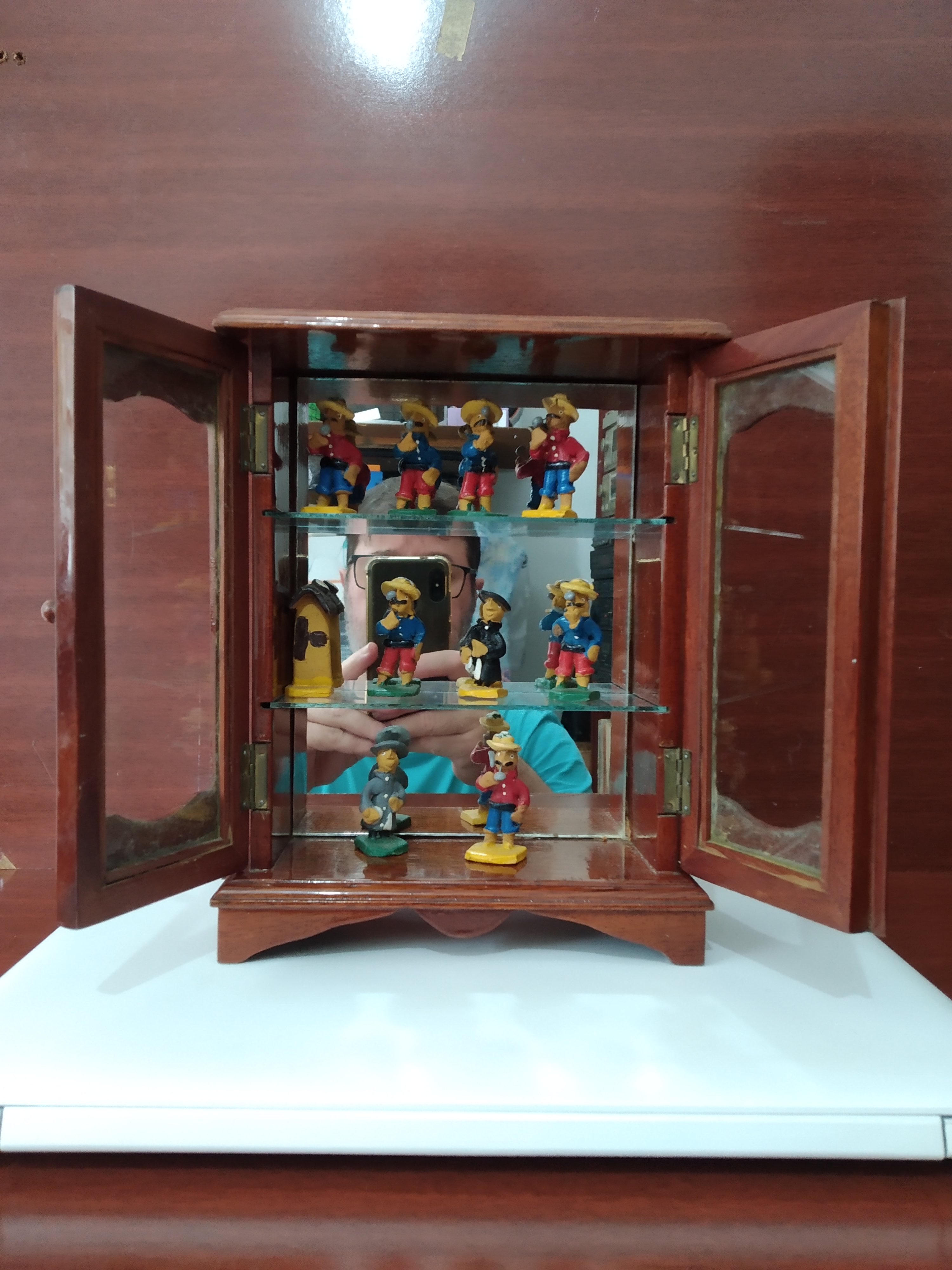 Mini Cristaleira de madeira 