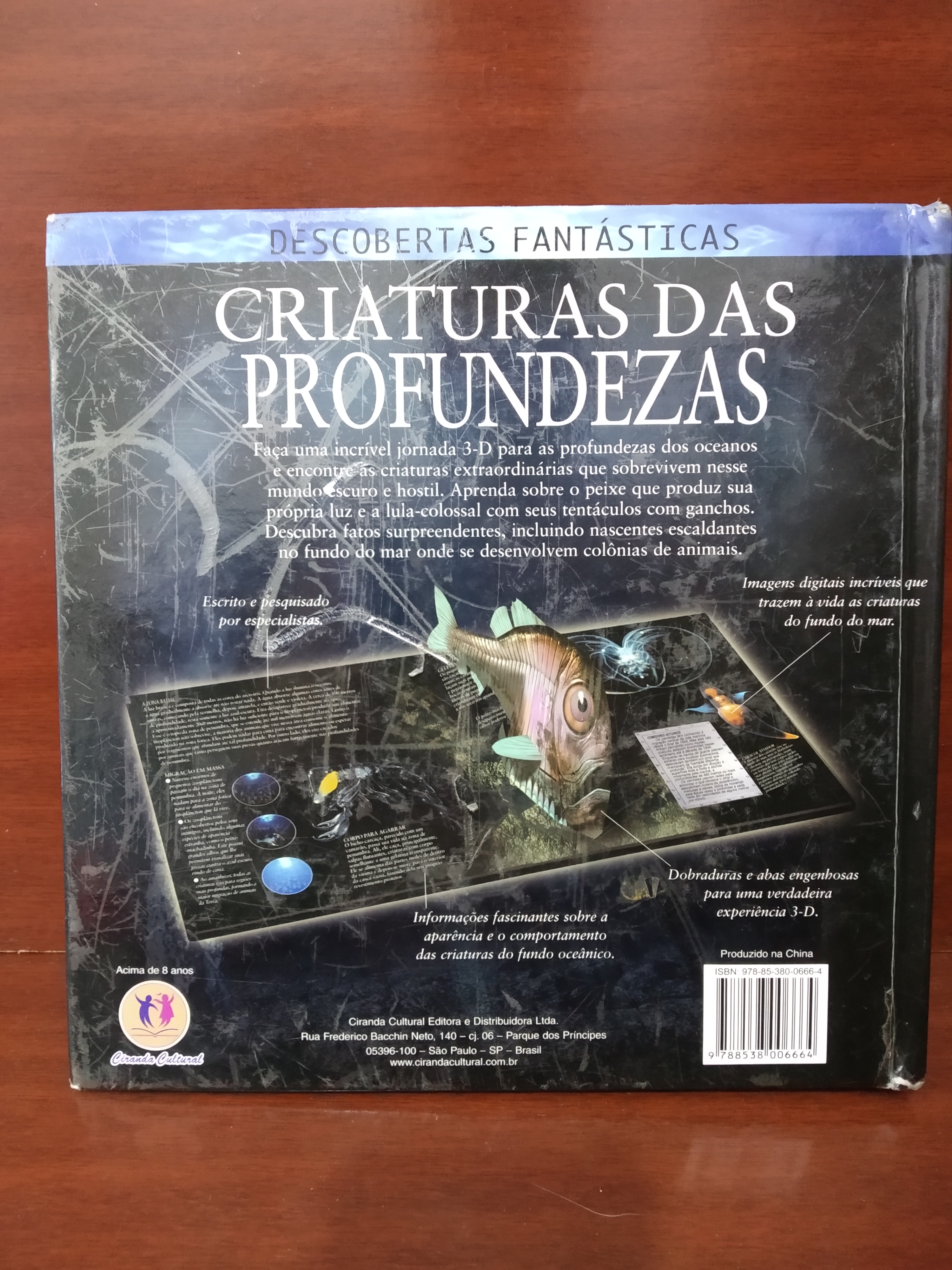 Livro interativo Criatura das profundezas