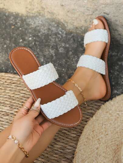 Women’s Round-Toe Sandal