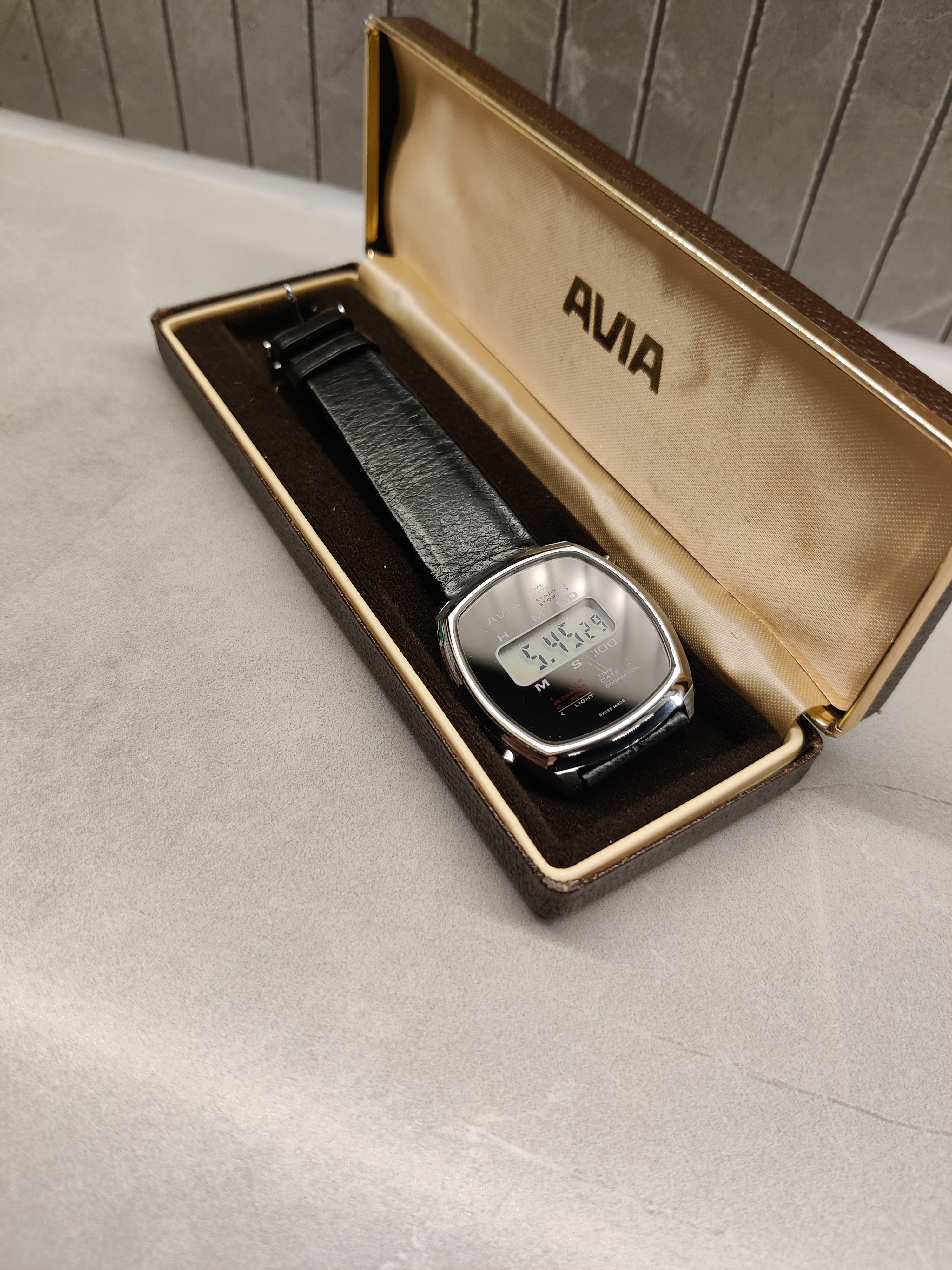 Vintage 1970's Rare Avia Liquid LCD stopwatch watch