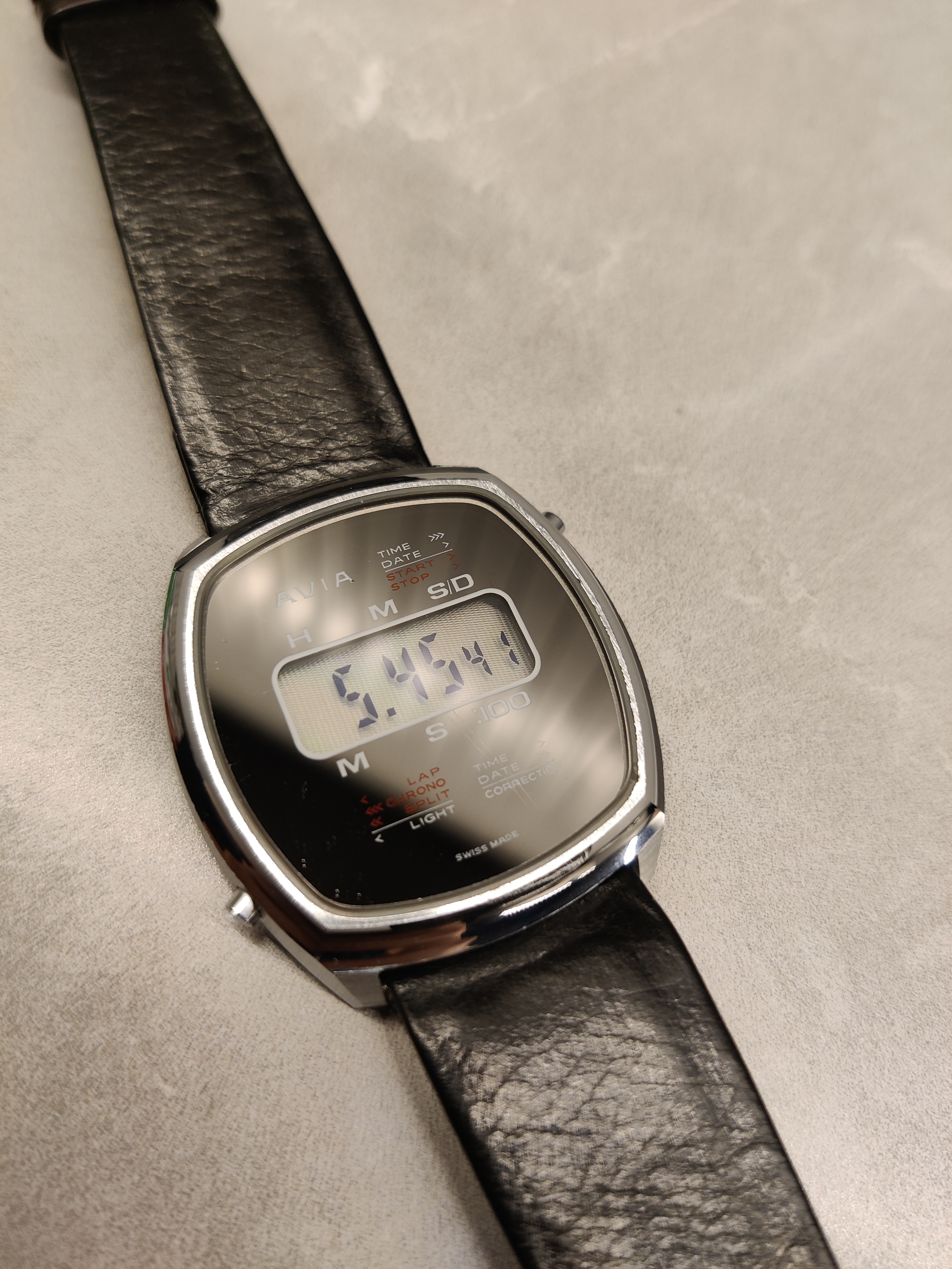 Vintage 1970's Rare Avia Liquid LCD stopwatch watch