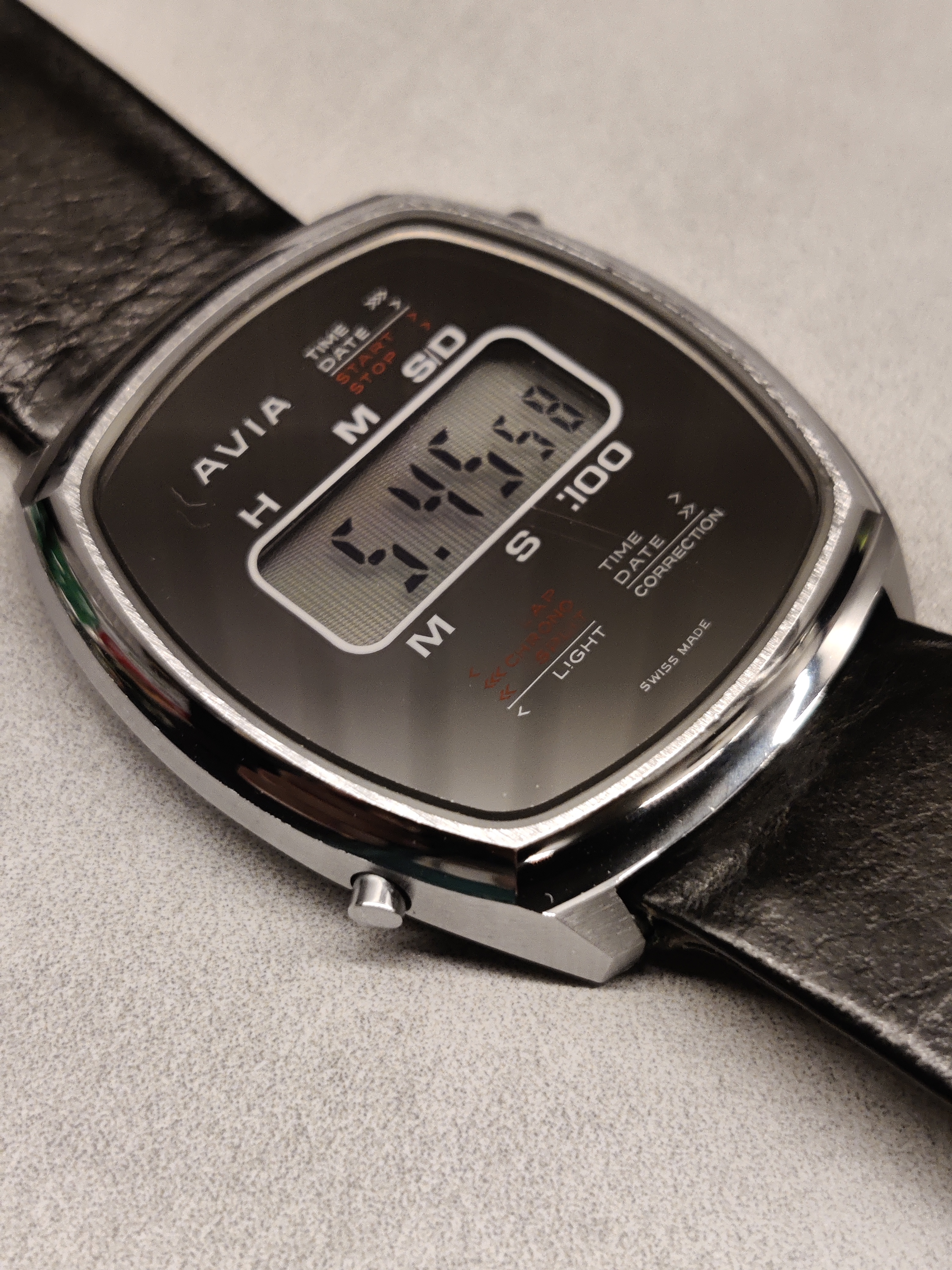 Vintage 1970's Rare Avia Liquid LCD stopwatch watch