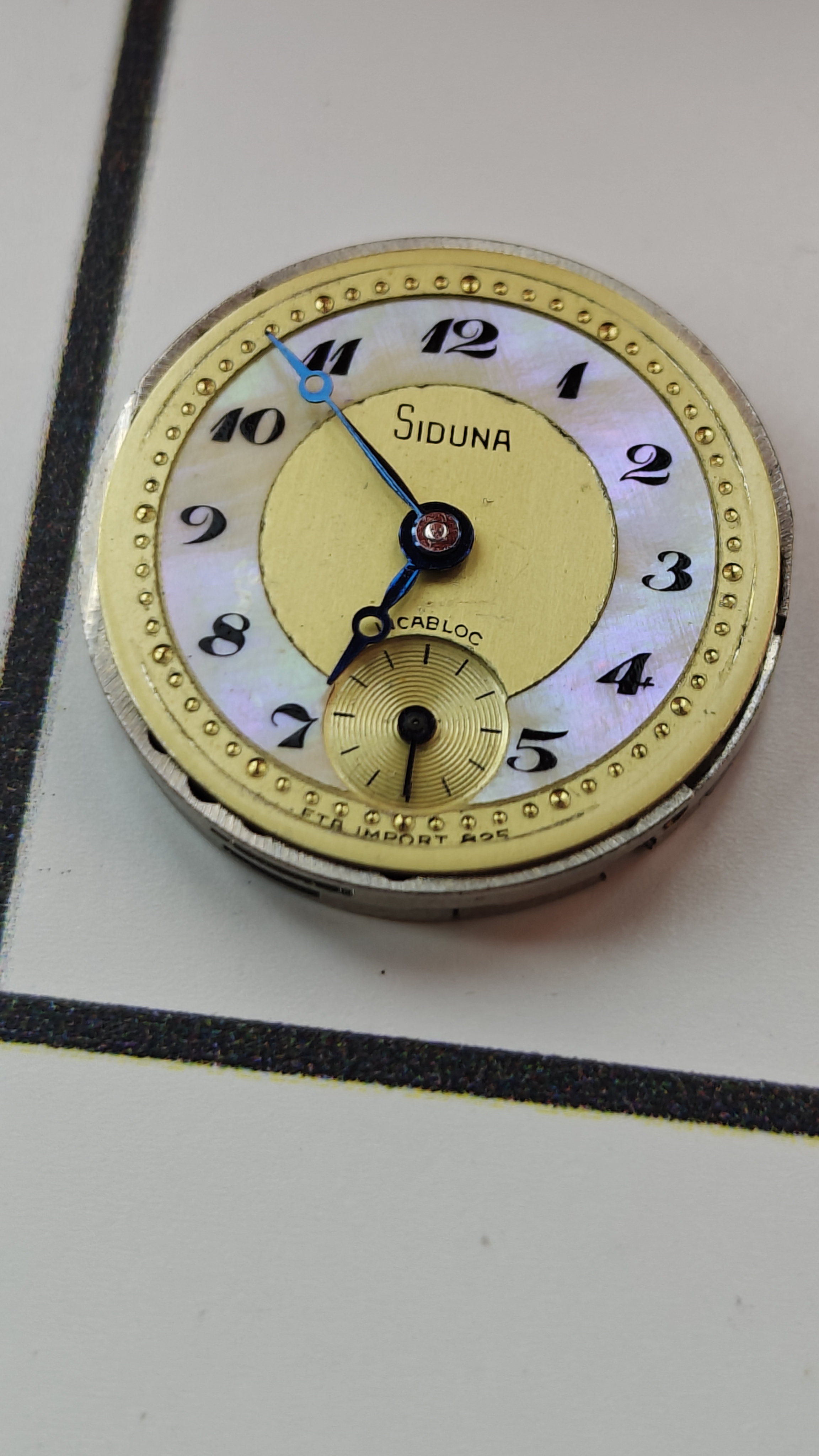 Vintage Siduna RARE "ETA IPORT 825" Movement with MOP Dial - Working perfectly