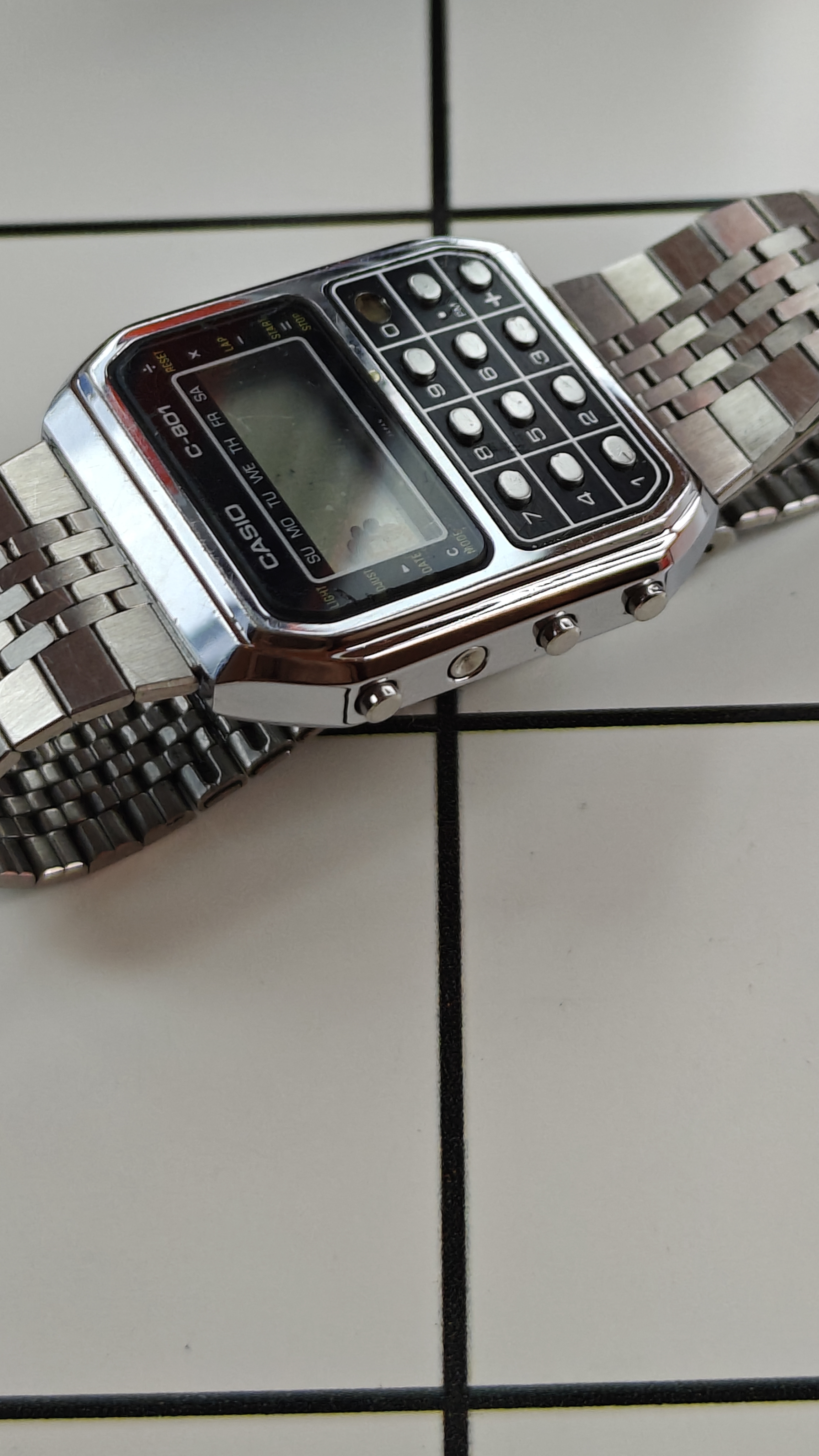 For sale is a Vintage Casio C-801 Calculator Watch from the 1980s (Parts)