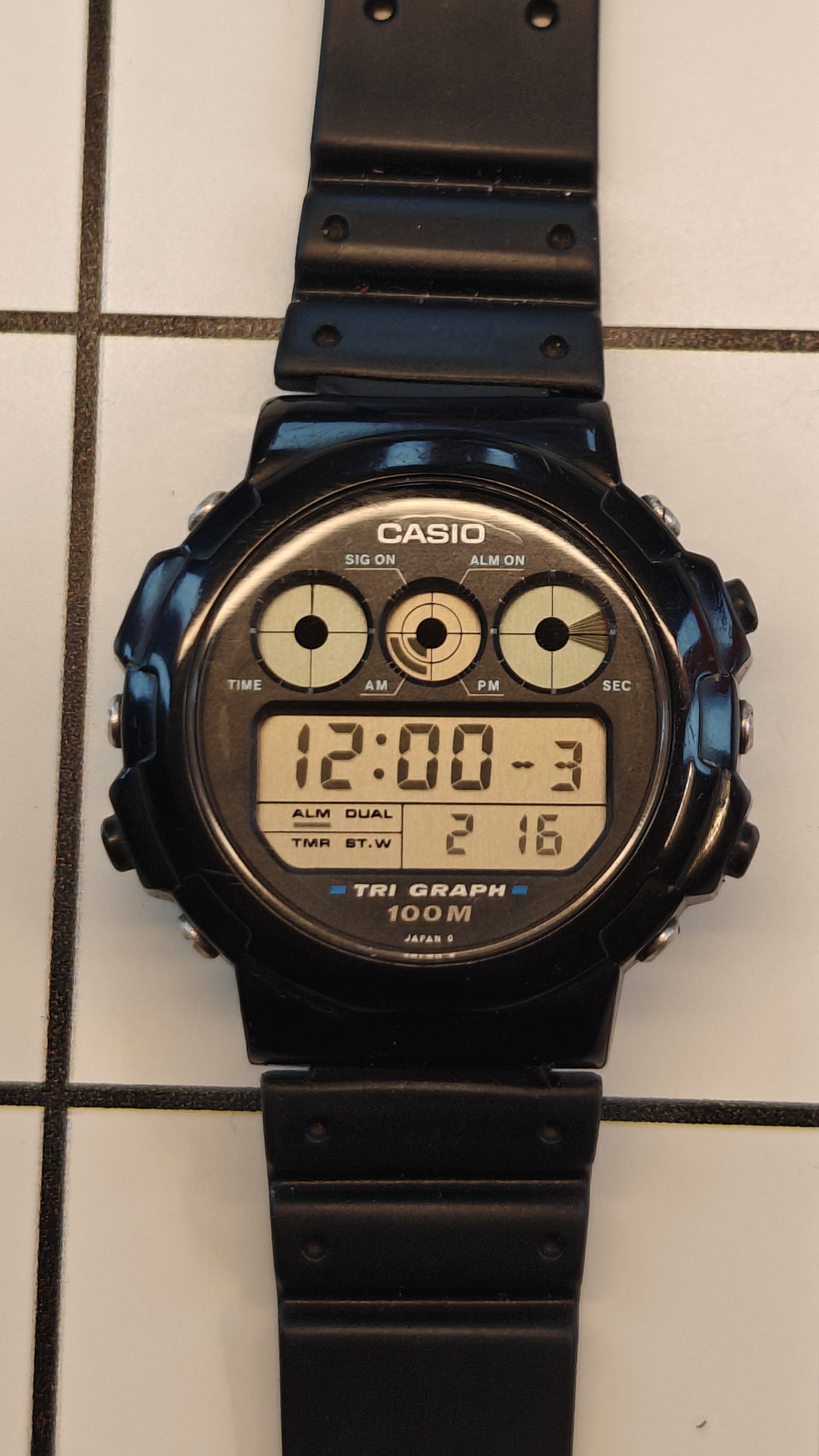 Vintage Casio TRI-Graph (TGW-10) Watch from the 1990s