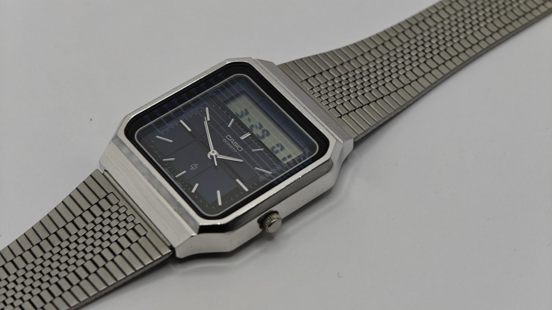1984 Casio Janus Touch Screen Calculator watch - AT 550