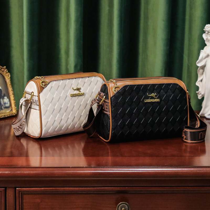 2024 new multi-layer diamond bag brand Boston pillow bag fashionable and versatile commuting shoulder messenger women's bag