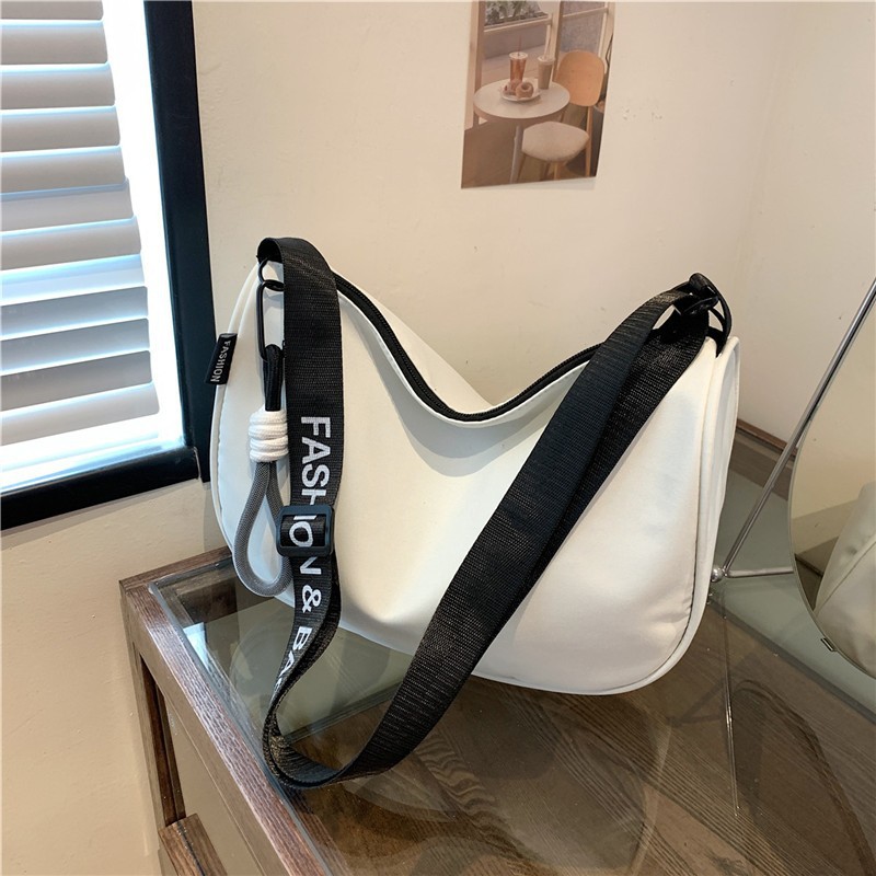 2024 new style trendy versatile shoulder bag fashionable casual texture Korean tote bag female casual nylon messenger bag