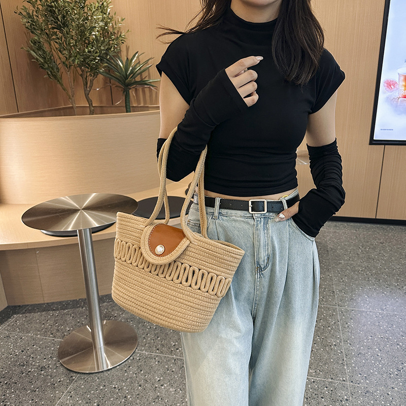This year's popular simple silk scarf 2024 summer new woven hand-held vegetable basket trendy hand-held single shoulder armpit women's bag