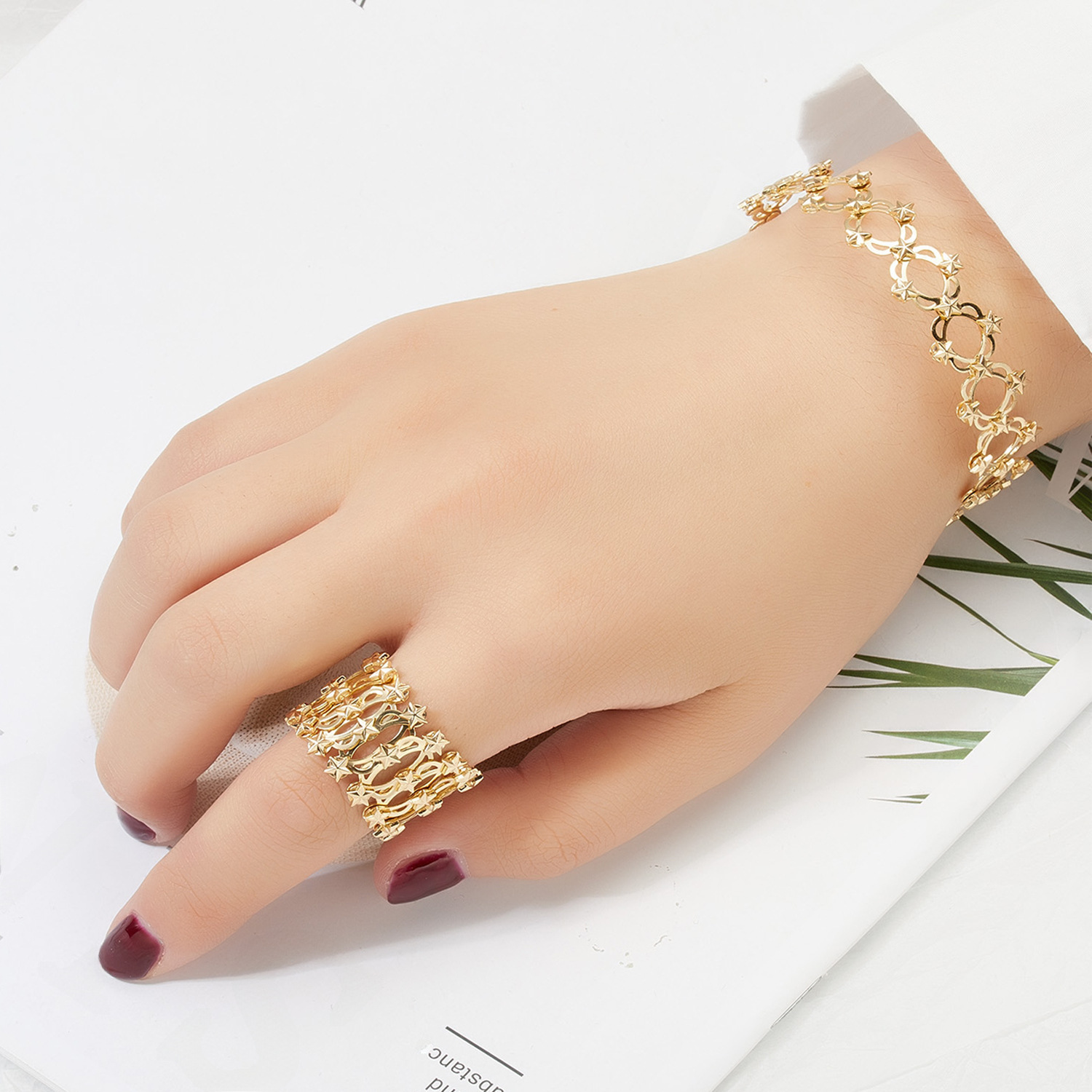 Multifunctional stretchable ring/bracelet