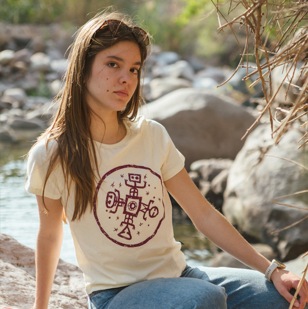 Camiseta - One world