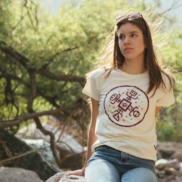 Camiseta - One world