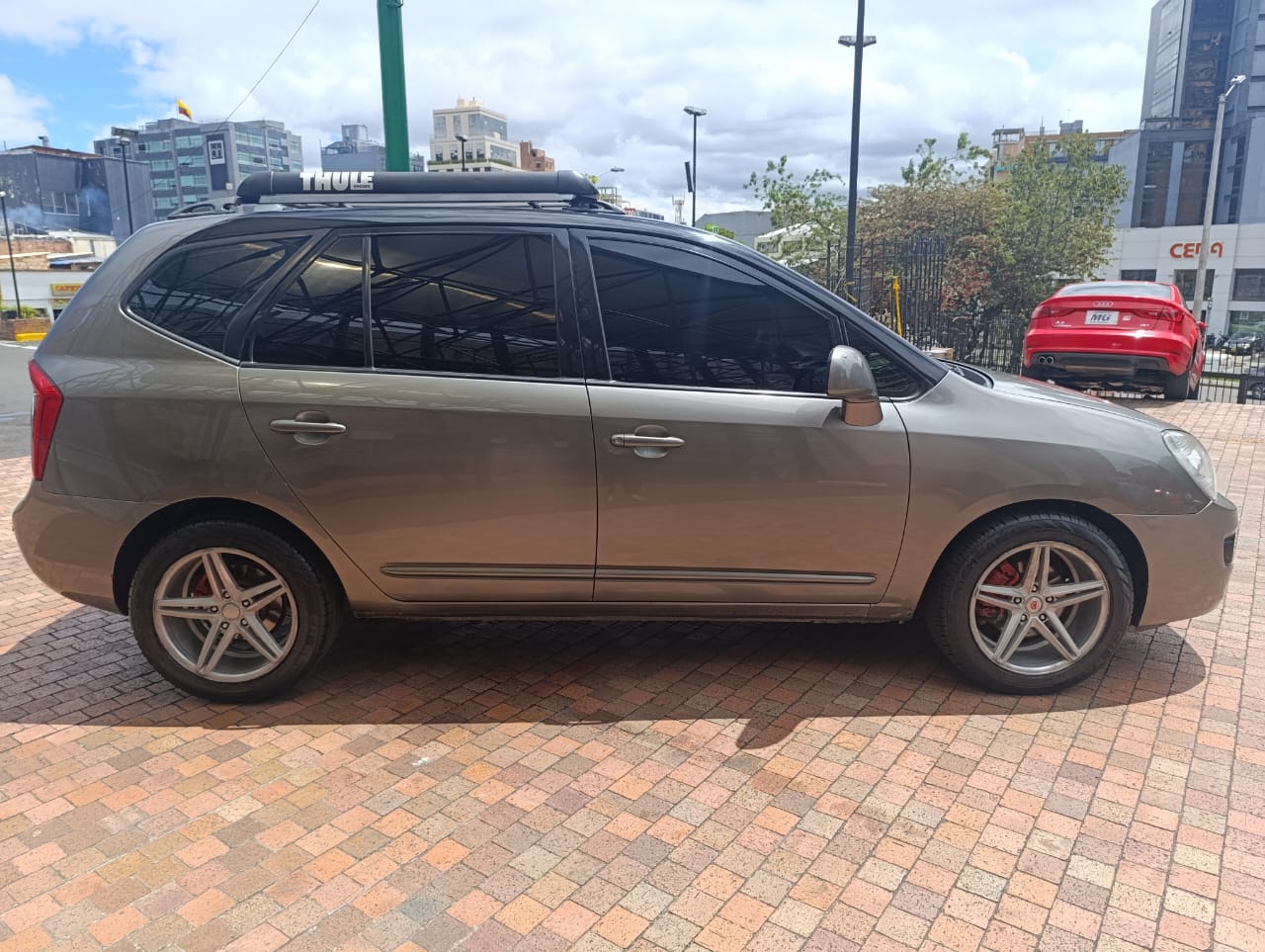 Kia New Carens EX