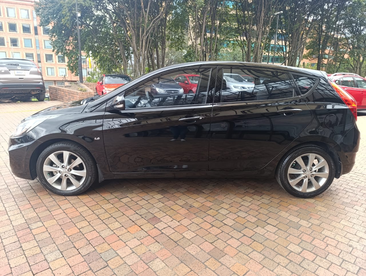 Hyundai Accent i25