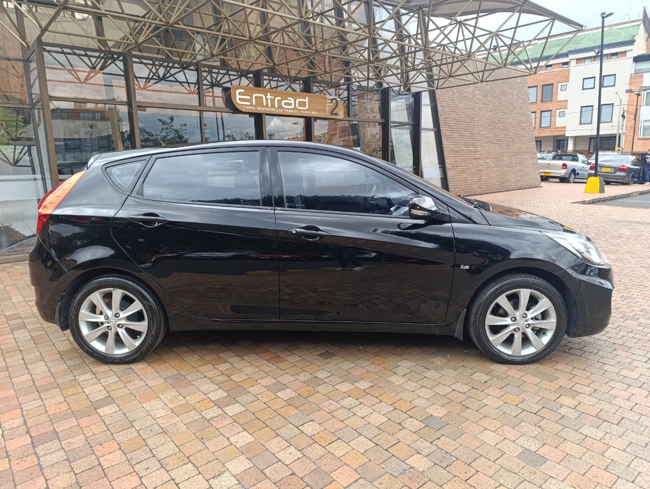 Hyundai Accent i25