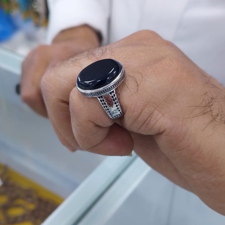 خاتم فضة حجر بيضاوي قبة