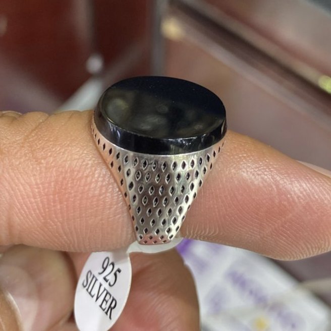 خاتم فضه منقوش من الجوانب اسود