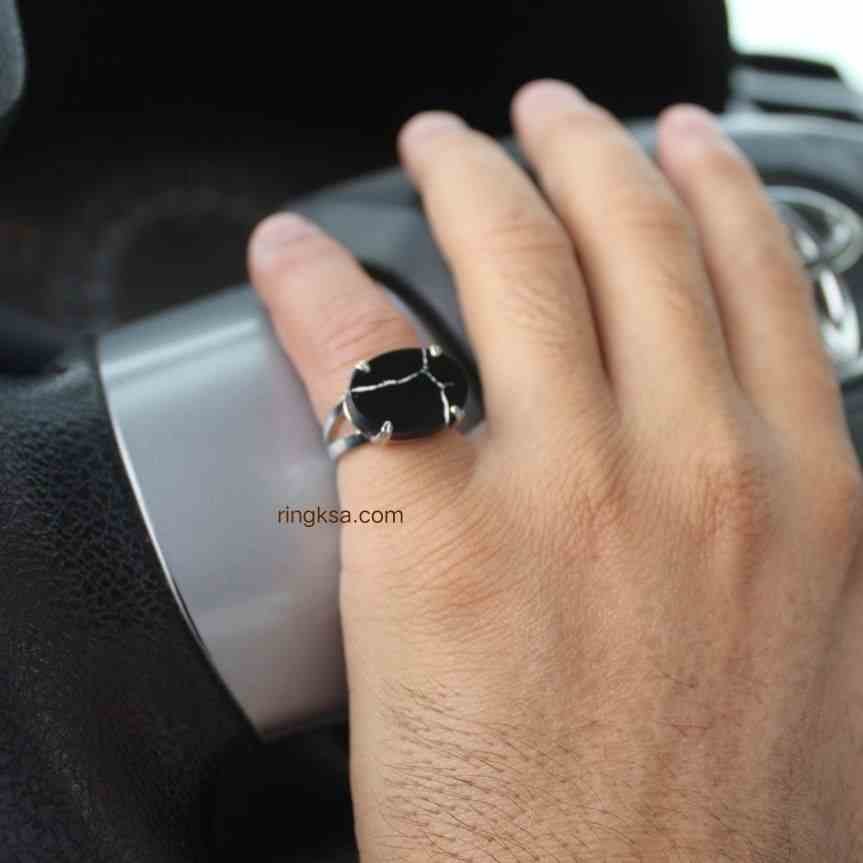 خاتم اسود بعروق بيضاء
