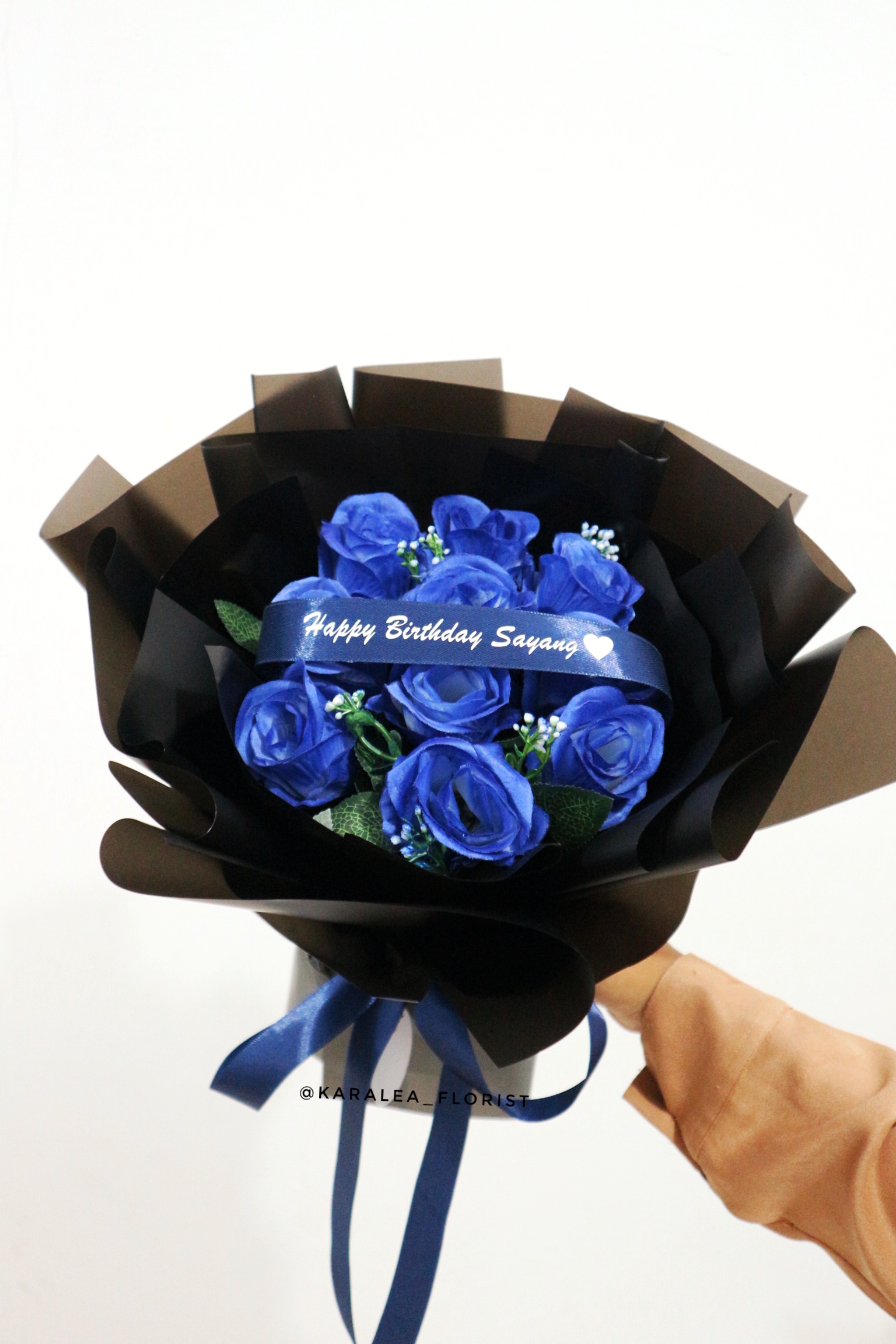 ROUND ARTIFICIAL BOUQUET M