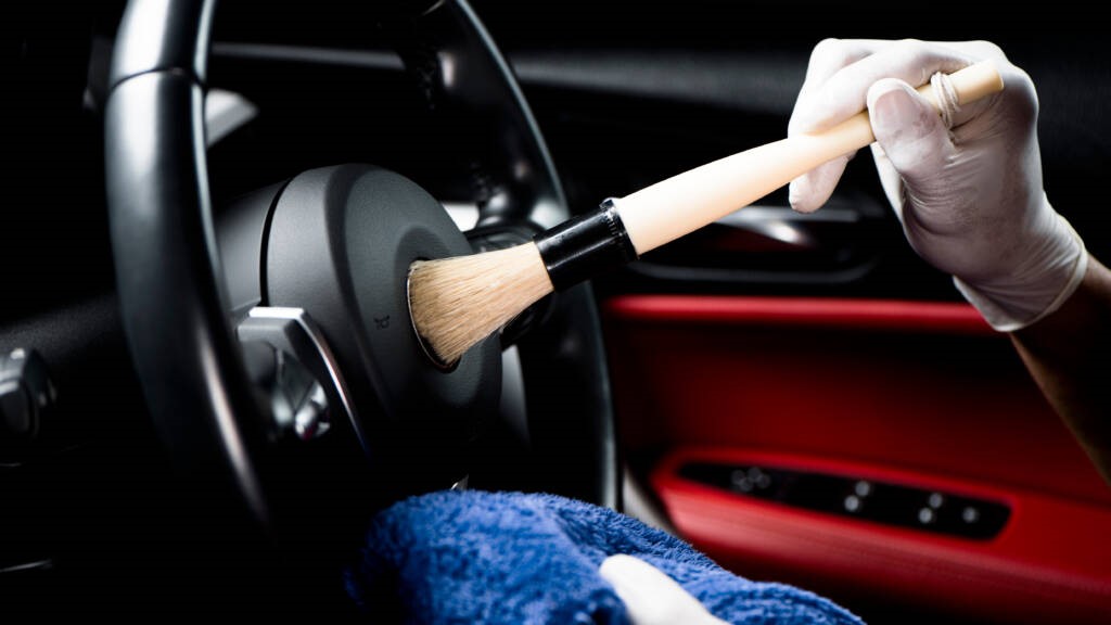 Nettoyage Intérieur Petit Véhicule Silver très sale