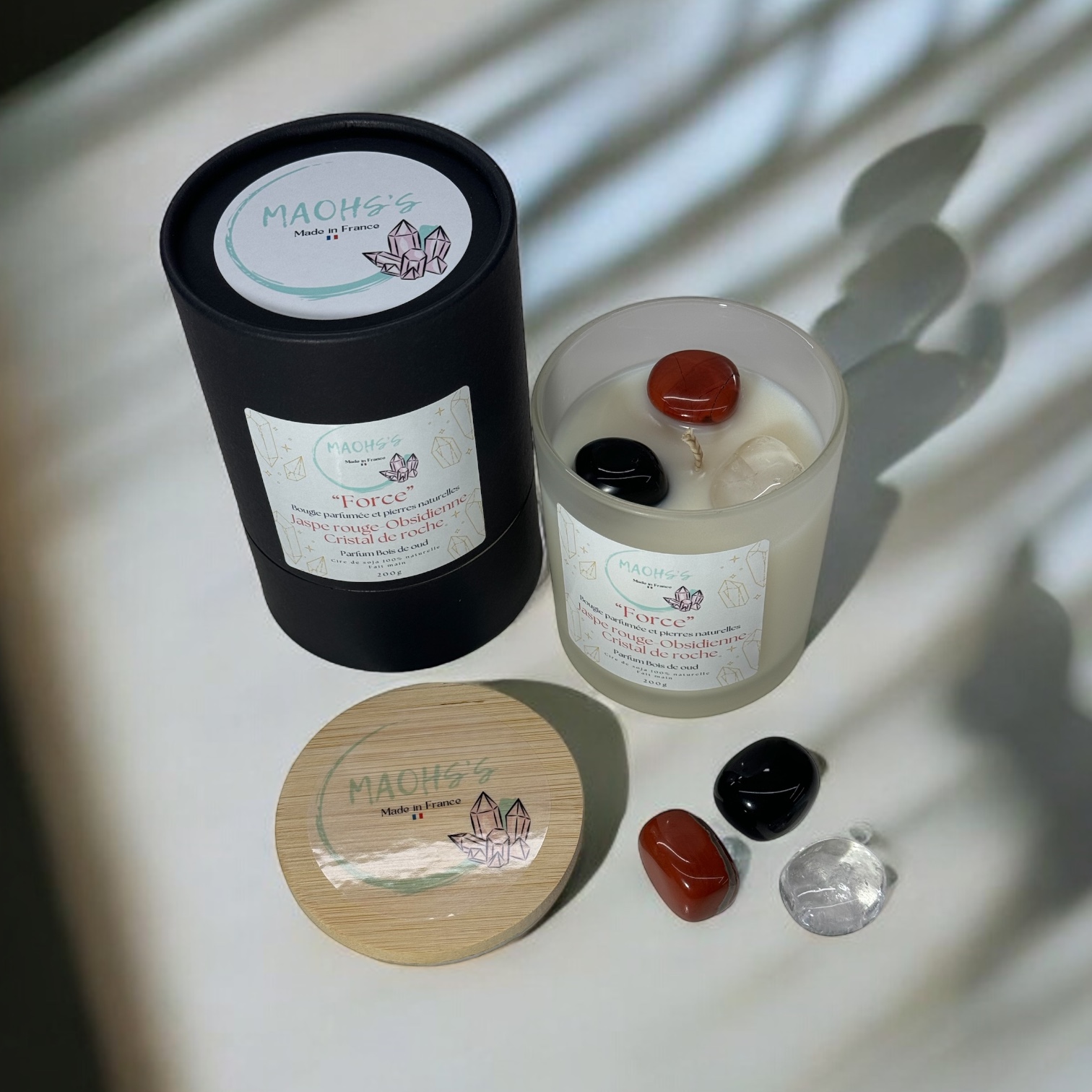 Bougie « Force » Obsidienne noire - Jaspe rouge et Cristal de roche  - senteur Bois de oud 