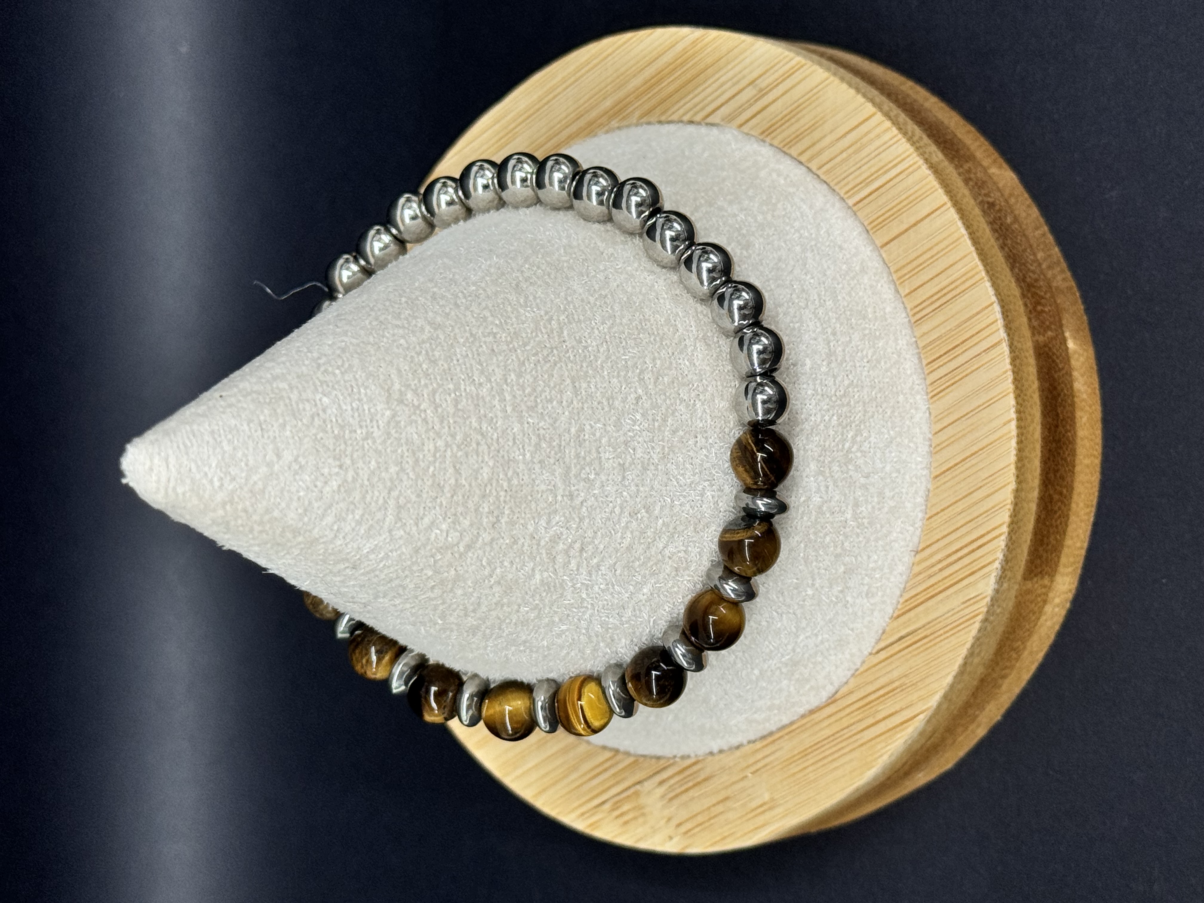 Bracelet en pierres naturelles d’Oeil de tigre et boule acier inoxydable 6mm