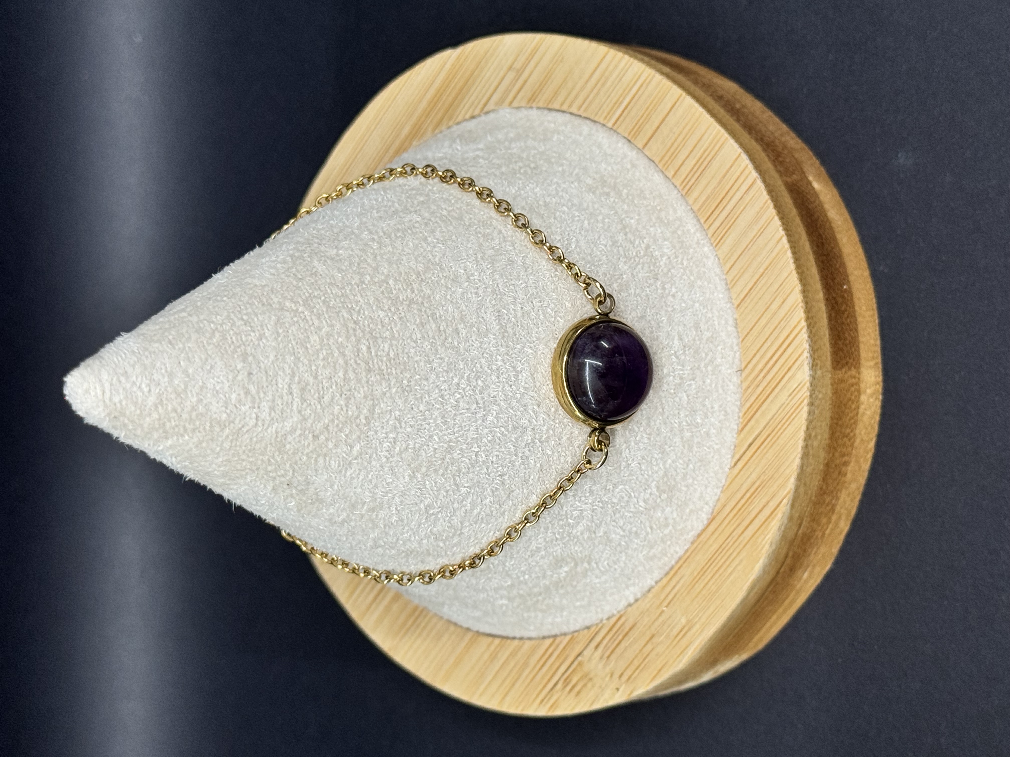 Bracelet en acier inoxydable et pierre naturelle d’Améthyste 