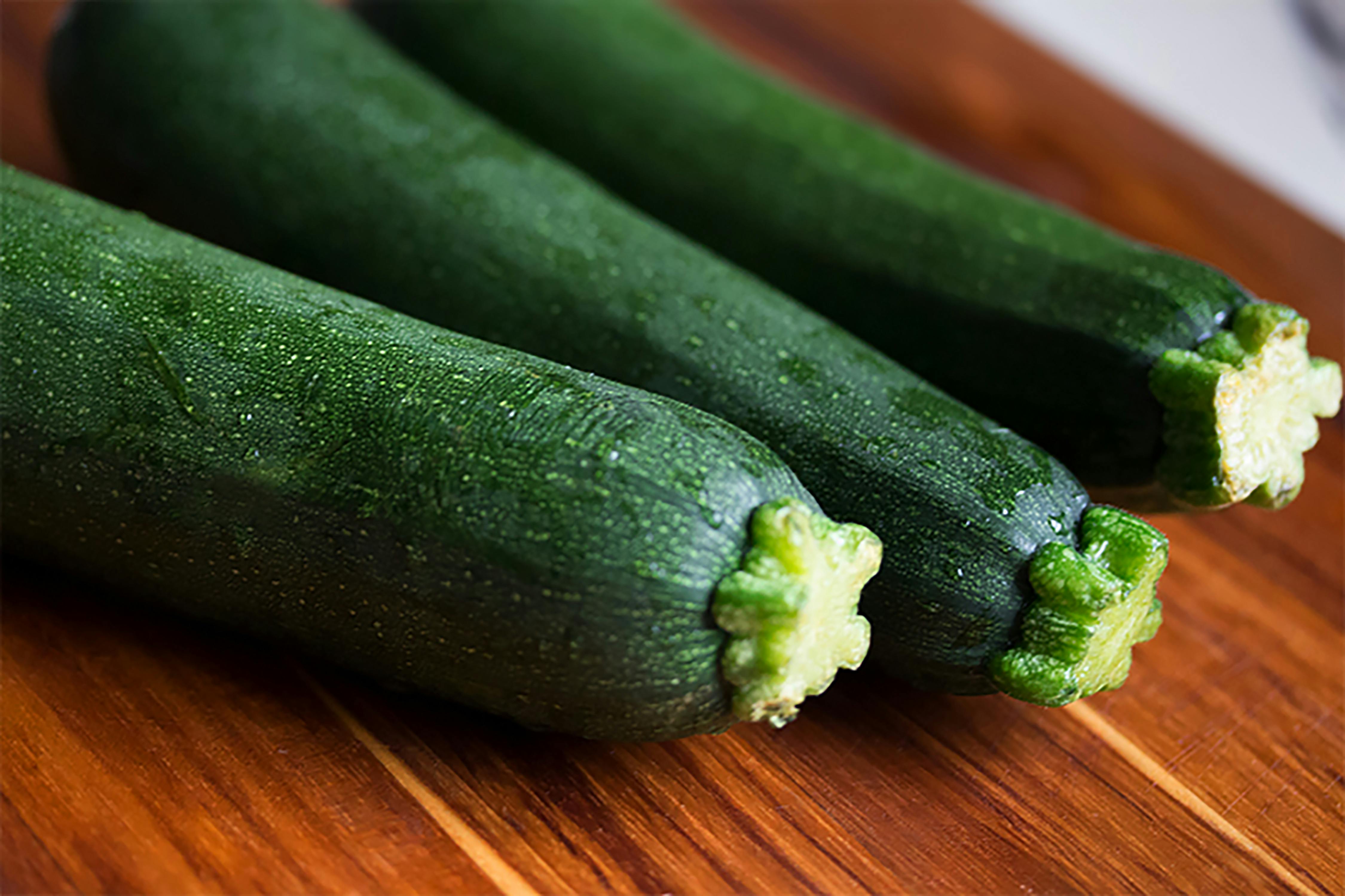 Courgettes longues vertes