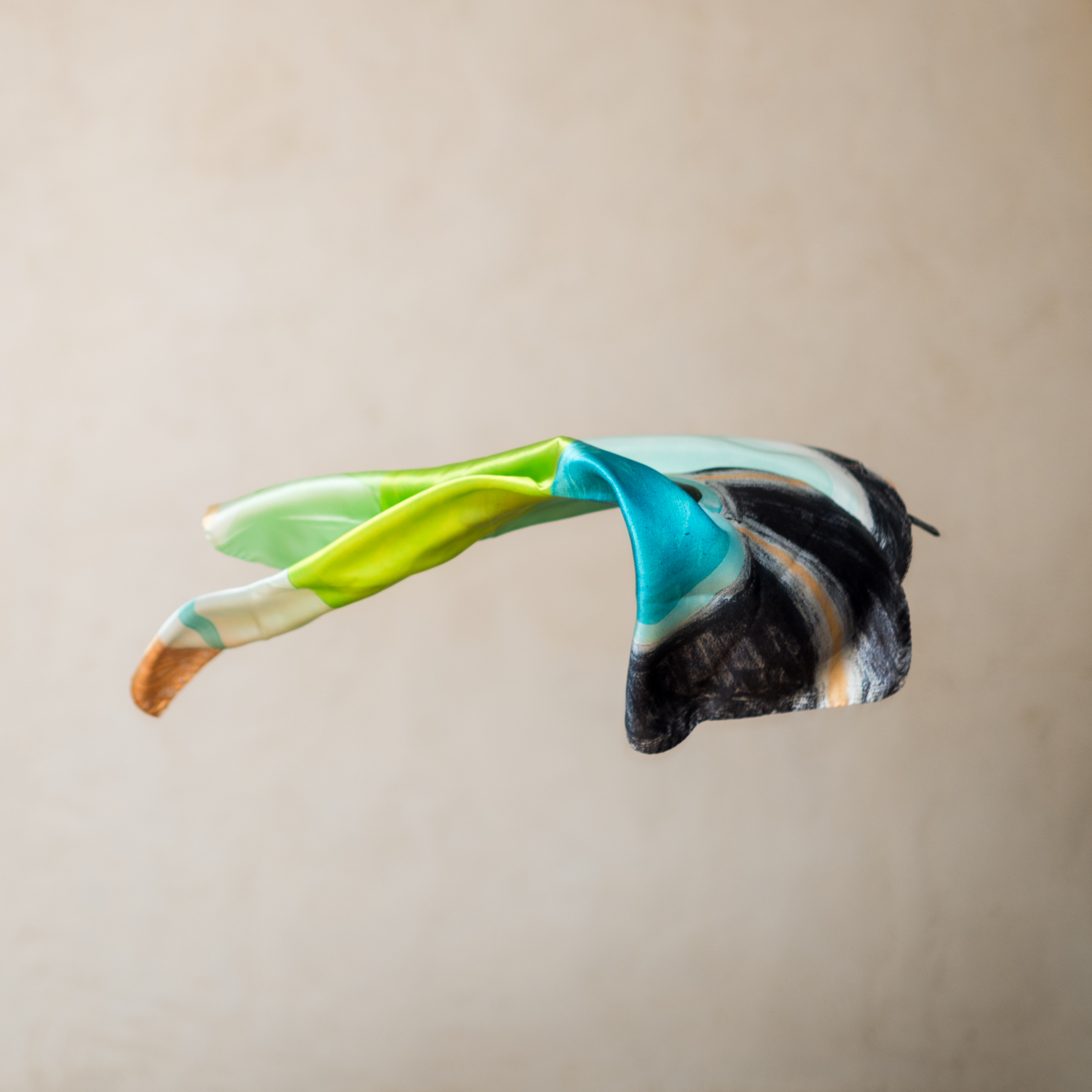 Carré de soie Galet Vert 66x66cm