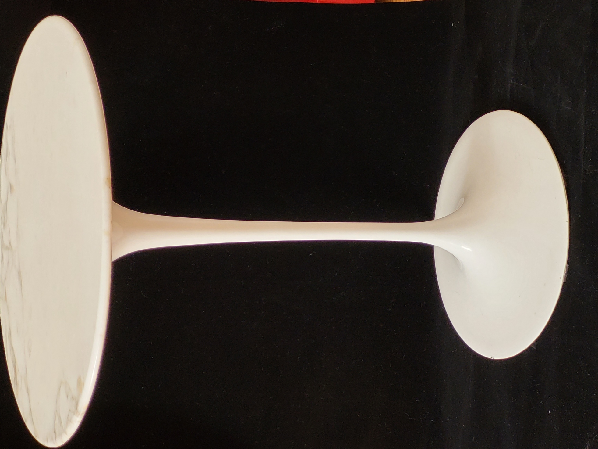 Table "Tulip" de Eero Saarinen en marbre blanc Edition Knoll International 1957