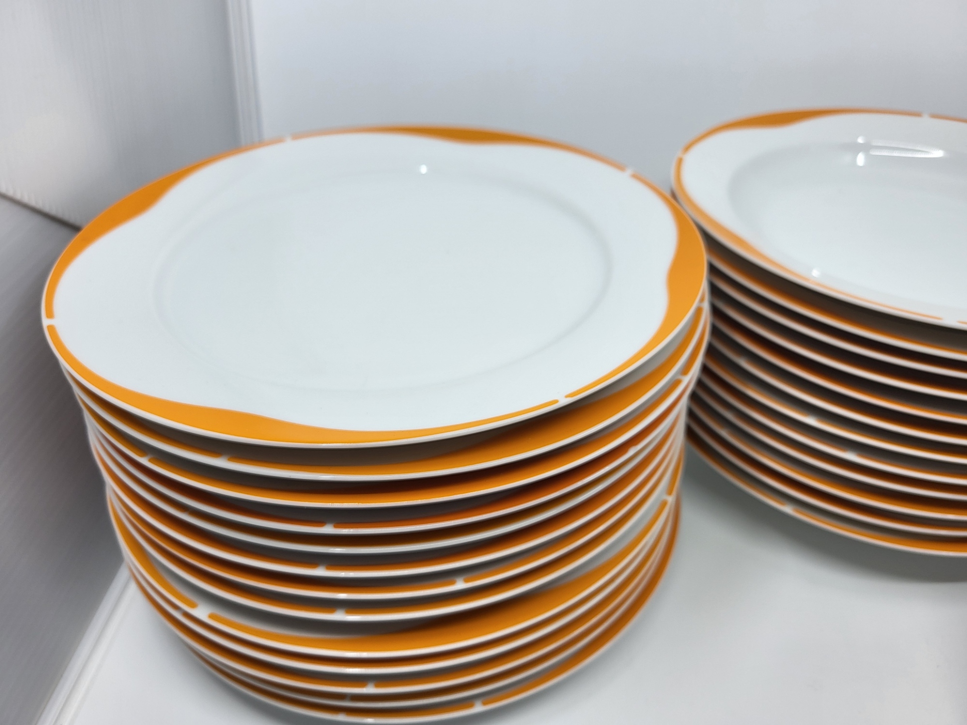 Service Space Age, Heinrich Bavaria, en porcelaine Blanche et Orange Allemagne 1970 (Set de 73)