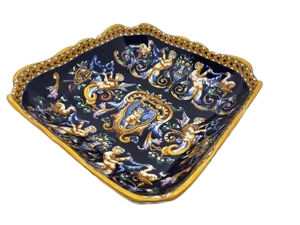 Plat Faïence de GIEN en céramique, Francais, décor "Renaissance Italienne" XX Siècle