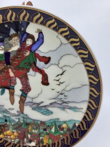 Assiette de collection "KOSHEY CARRIES OFF MARIA MOREVNA  Russian Fairy Tales  HEINRICH Villeroy et Boch 