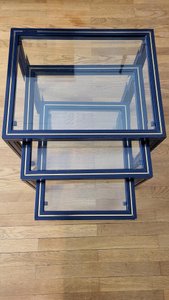 Table Gigognes Empilables Pierre Vandel en métal laqué Bleu et plateau verre (Set de 3)
