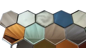Table basse olivier de Schrijver série limitée "Hexagonale 20/24" en verre et pieds aluminium
