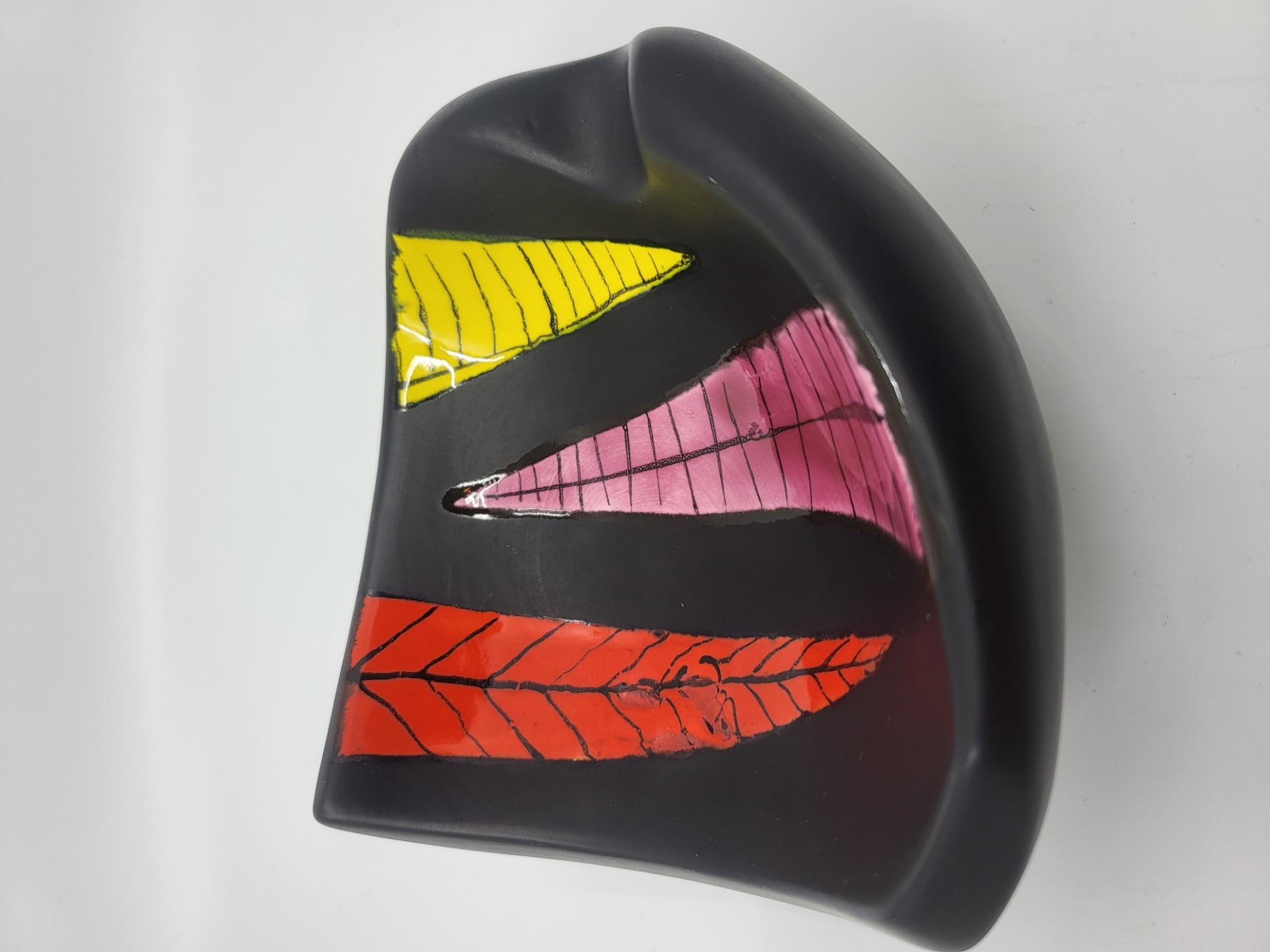 Vide Poche Gabriel Fourmaintraux en céramique Noire décor multicolore France Mid Century XX 