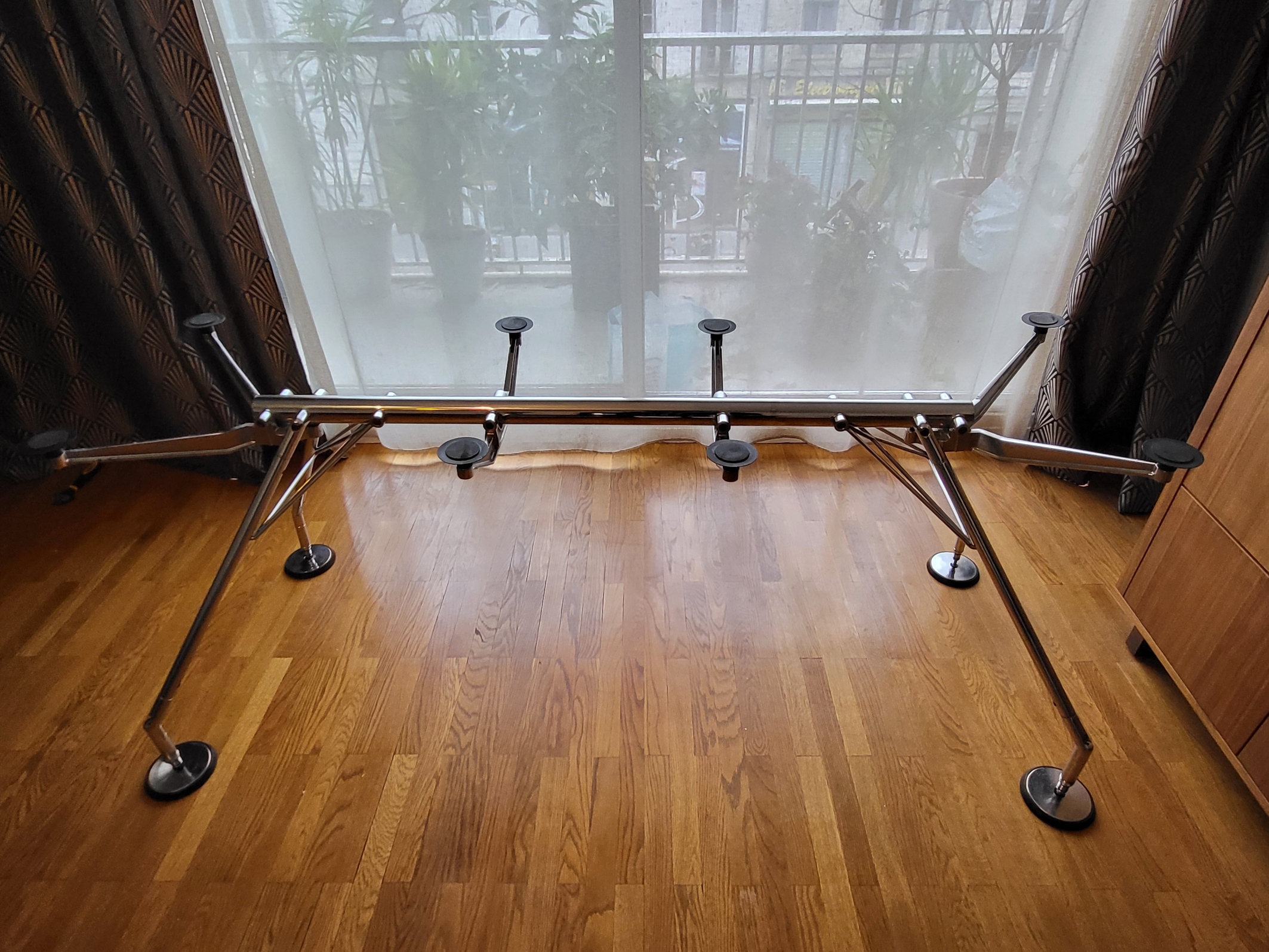 Table Nomos de Sir Norman Foster par Tecno plateau verre Italie Mid Century