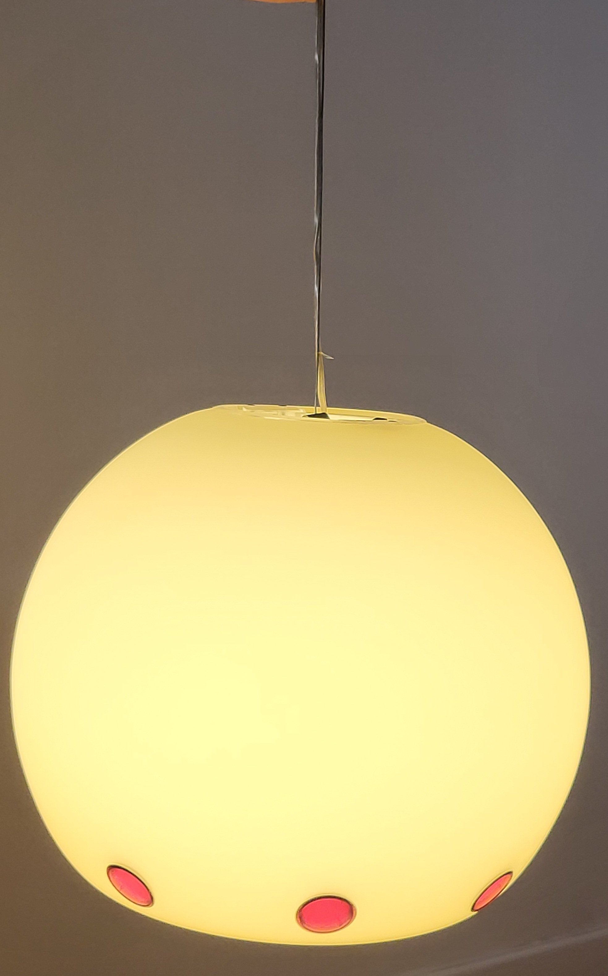 Lustre Rodolfo Dordoni pour Arteluce modèle "Hallowen" Blanc et Rouge Italie 1980