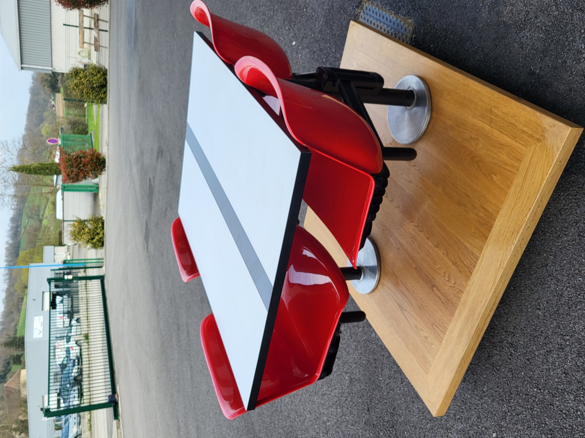 Table modus et chaises Osvaldo Borsani par Tecno Italie 1970 Space Age