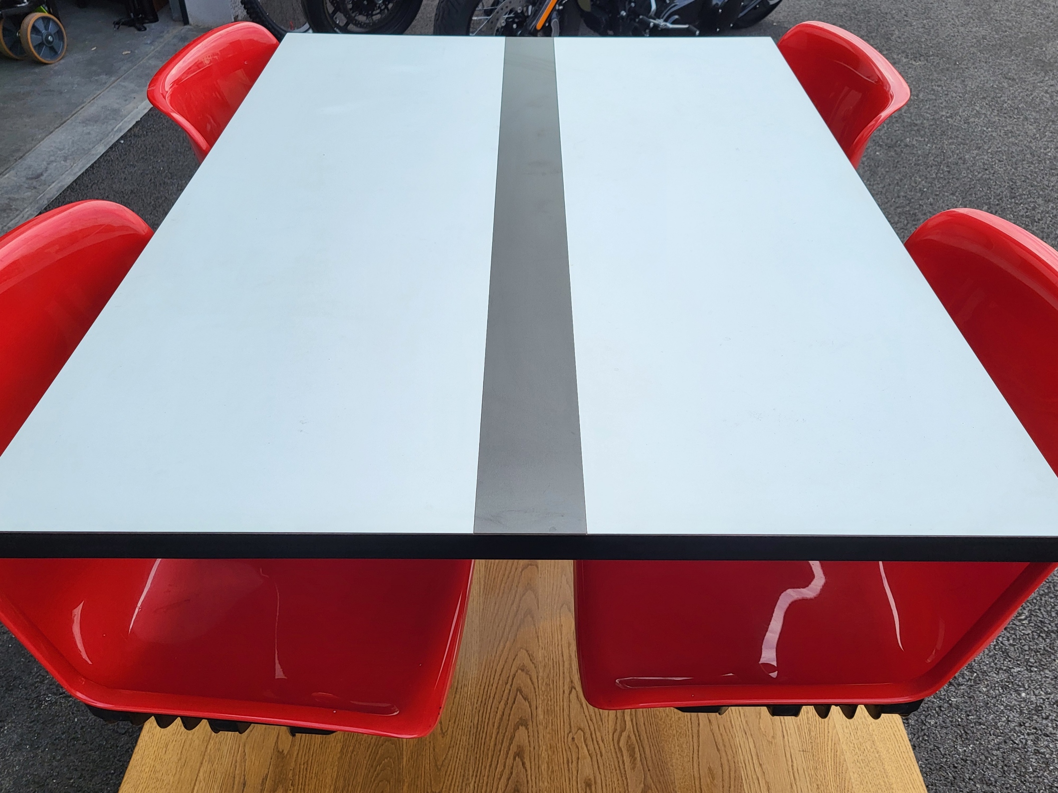 Table modus et chaises Osvaldo Borsani par Tecno Italie 1970 Space Age