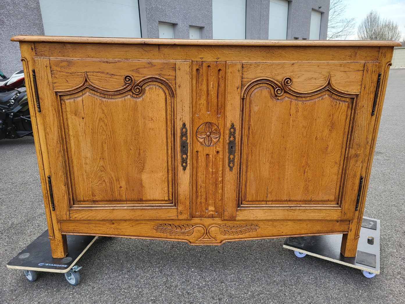 Buffet en bois antique