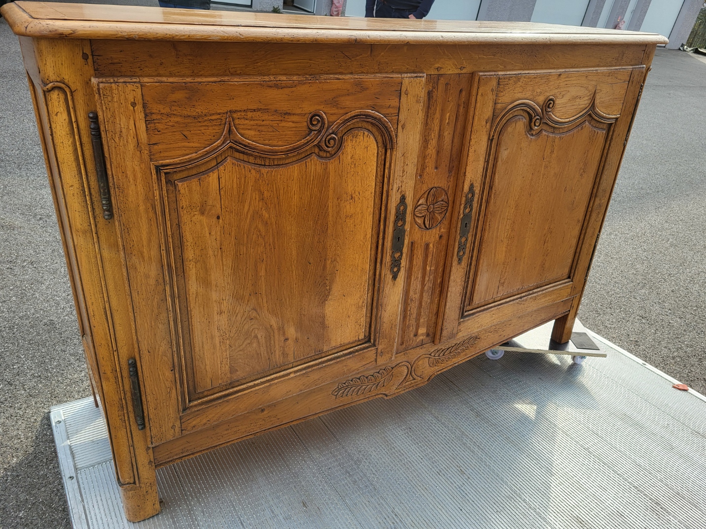 Buffet en bois antique