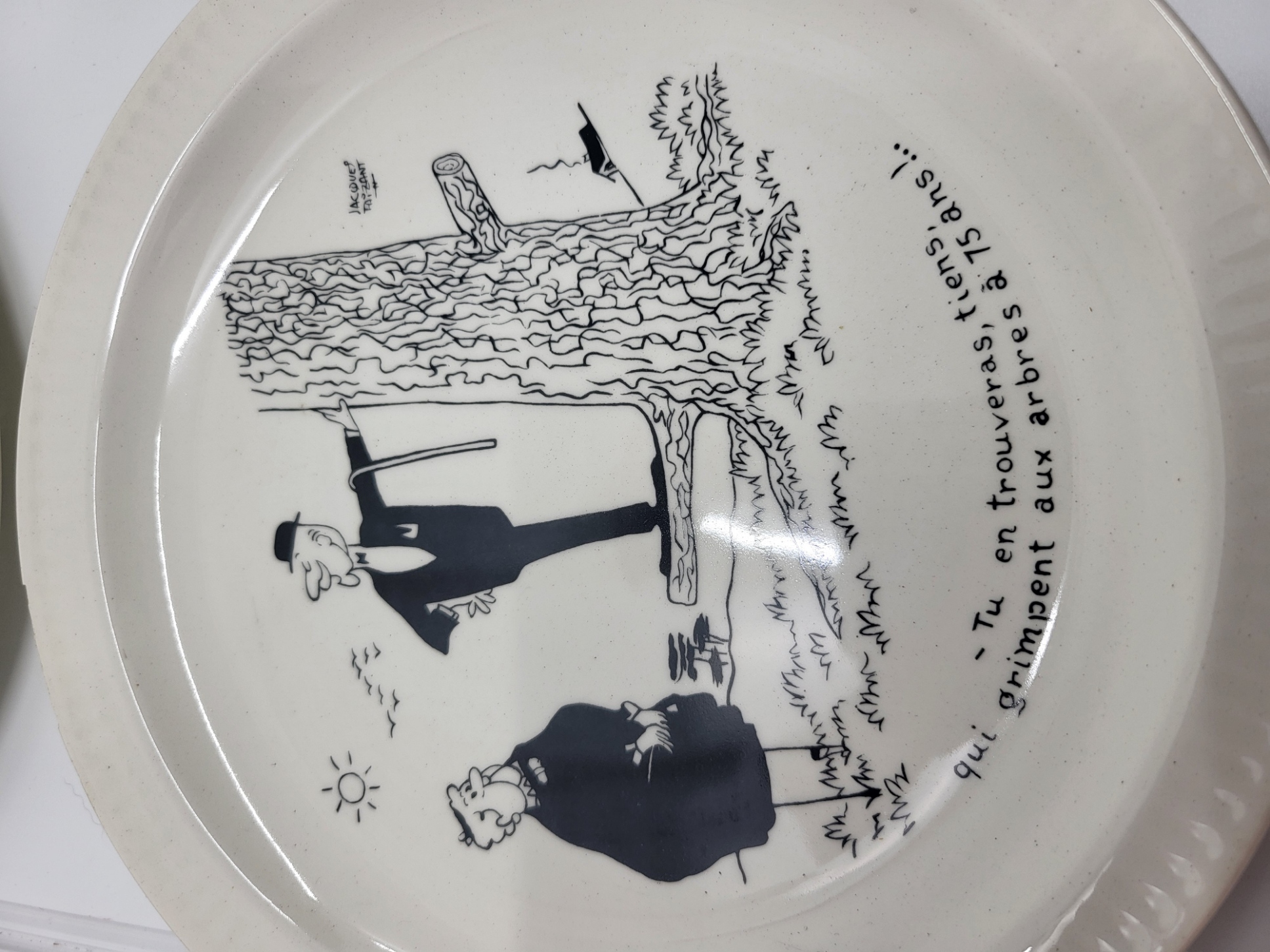 Assiettes parlantes Saint Amand illustration de Jacques Faizant faïence France 1970