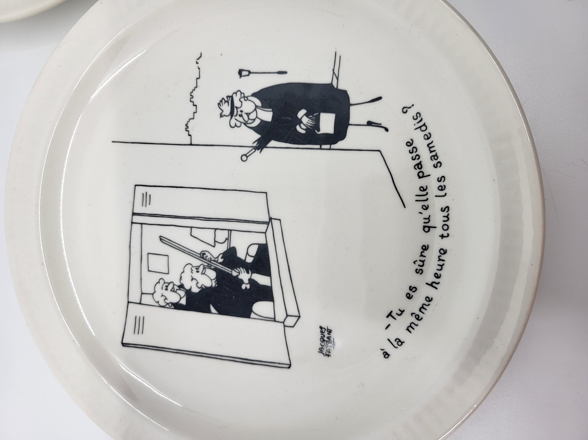 Assiettes parlantes Saint Amand illustration de Jacques Faizant faïence France 1970
