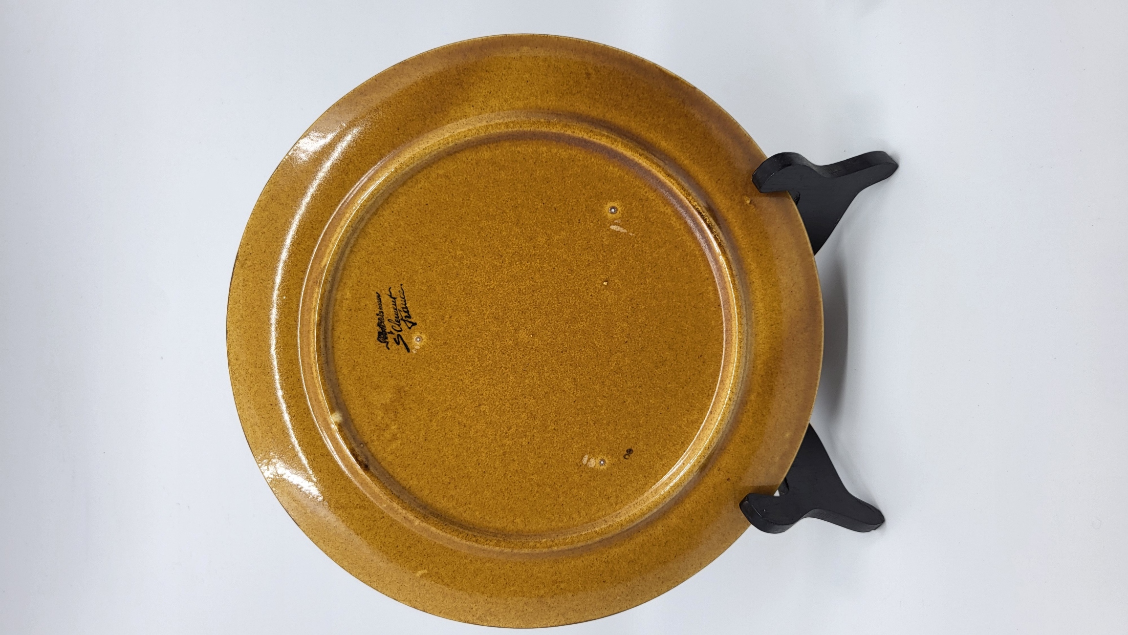 Ensemble de 5 assiettes Saint Clément en barbotine France 1970