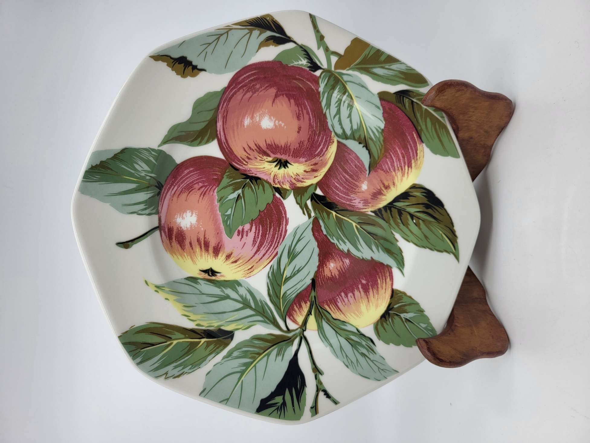 Ensemble de vaisselle à motifs de pommes