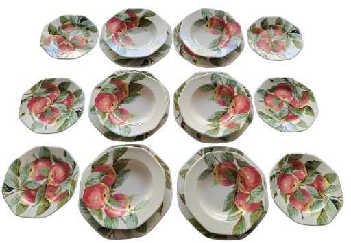 Ensemble de vaisselle à motifs de pommes